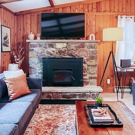 Stylish And Cozy Cabin, Walking Distance To Big Bass Lake Gouldsboro 外观 照片
