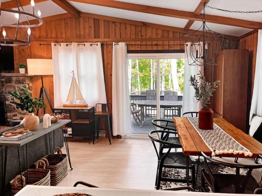 Stylish And Cozy Cabin, Walking Distance To Big Bass Lake Gouldsboro 外观 照片