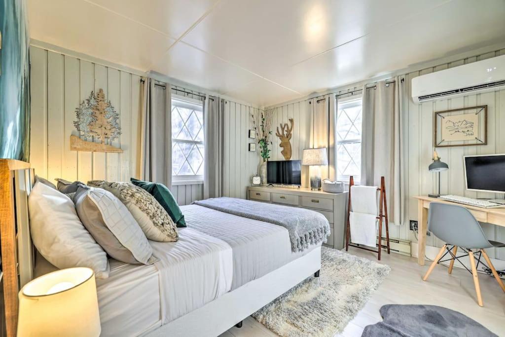 Stylish And Cozy Cabin, Walking Distance To Big Bass Lake Gouldsboro 外观 照片