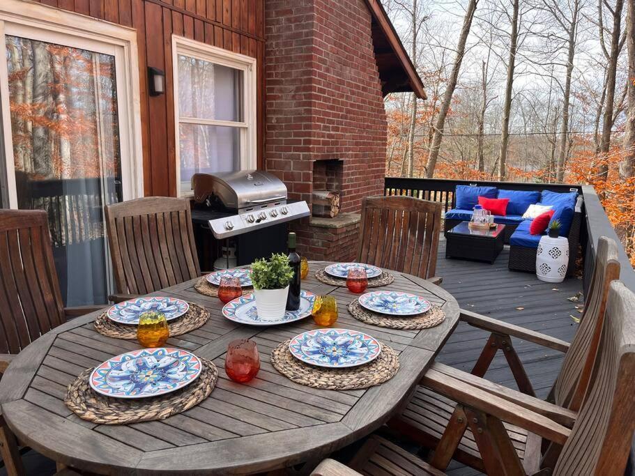 Stylish And Cozy Cabin, Walking Distance To Big Bass Lake Gouldsboro 外观 照片