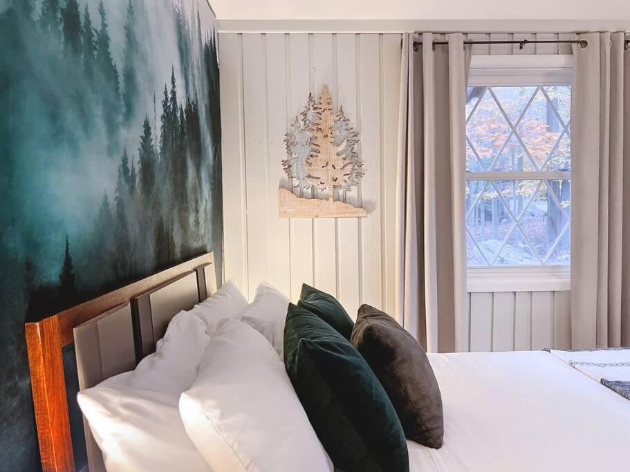Stylish And Cozy Cabin, Walking Distance To Big Bass Lake Gouldsboro 外观 照片